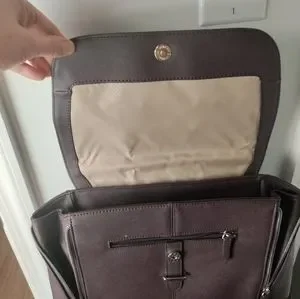 Samsonite | Bags | Samsonite Executive Backpack Leather Flap  display picture 2